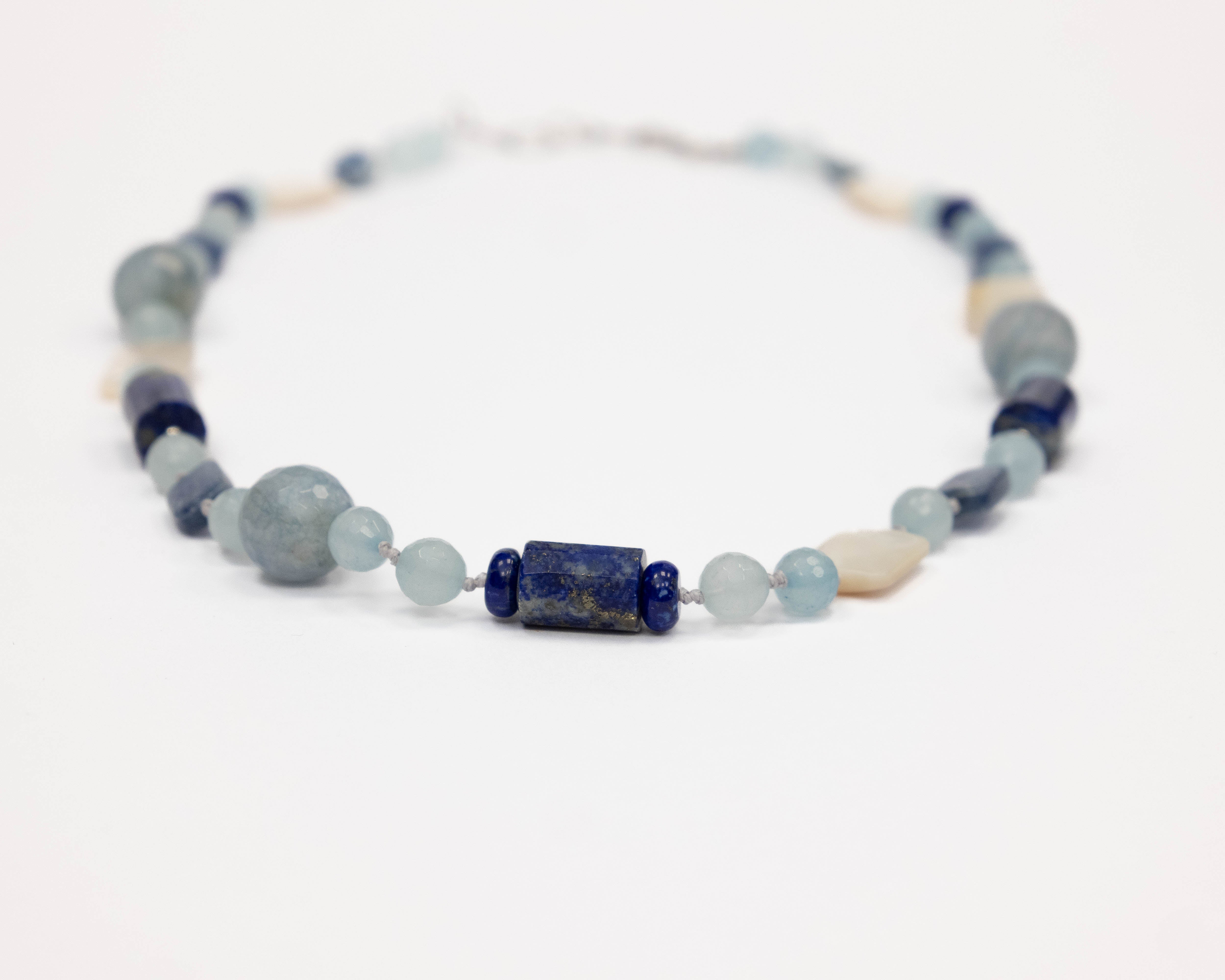 Collana in Quarzo celeste, Distene, Lapislazzuli e Madreperla