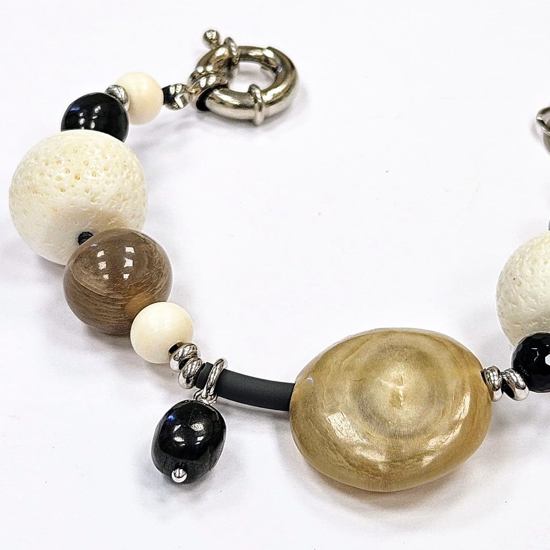 Bracciale Corno, Onice, Corallo spugna e Shungite