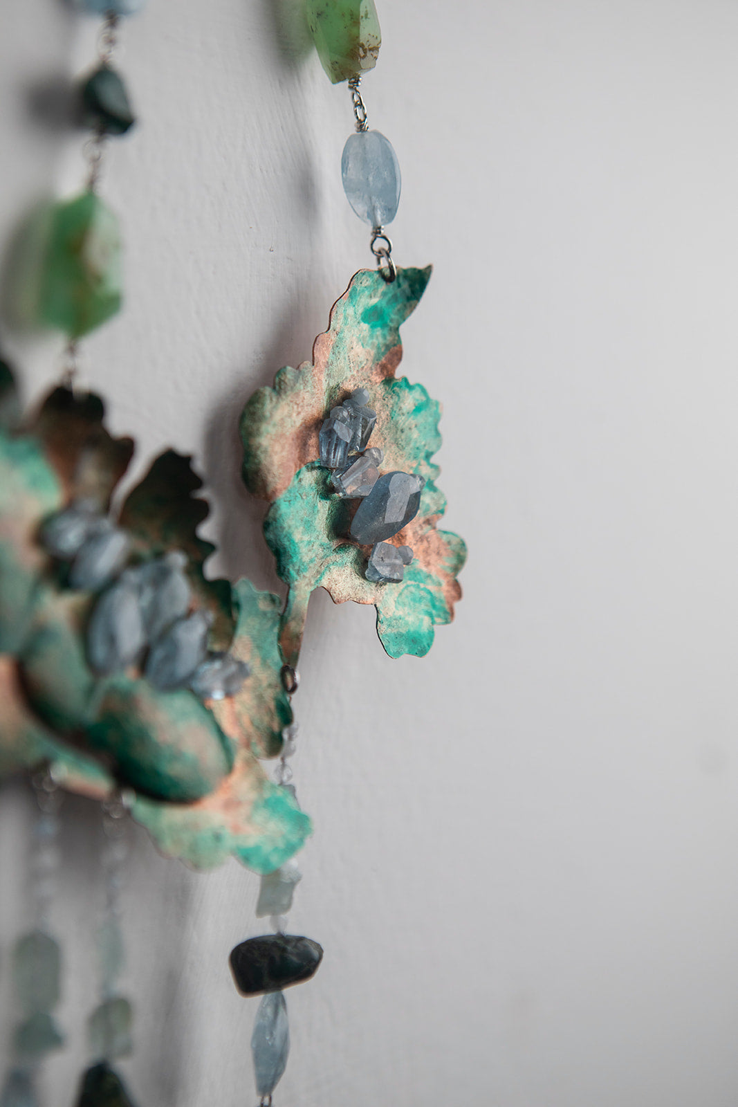 Collana con fiori in rame, Acquamarina, Crisocolla e Crisoprasio