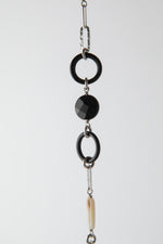 Carica l'immagine nel visualizzatore di Gallery, Bracciale in onice, corno, madreperla e agata
