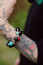 Carica l'immagine nel visualizzatore di Gallery, Bracciale in turchese tibetano, onice e agata nera
