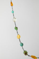 Carica l'immagine nel visualizzatore di Gallery, Collana in turchese tibetano, ambra, crisoprasio, citrino, madrepora e crisopale
