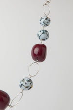 Carica l'immagine nel visualizzatore di Gallery, Collana resina, argento rodiato e giada coreana
