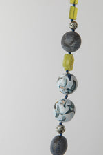 Carica l'immagine nel visualizzatore di Gallery, Collana resina, corallo spugna, pietra lavica e giada coreana
